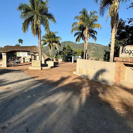 Magoebaskloof Mountain Lodge ซานีน ภายนอก รูปภาพ