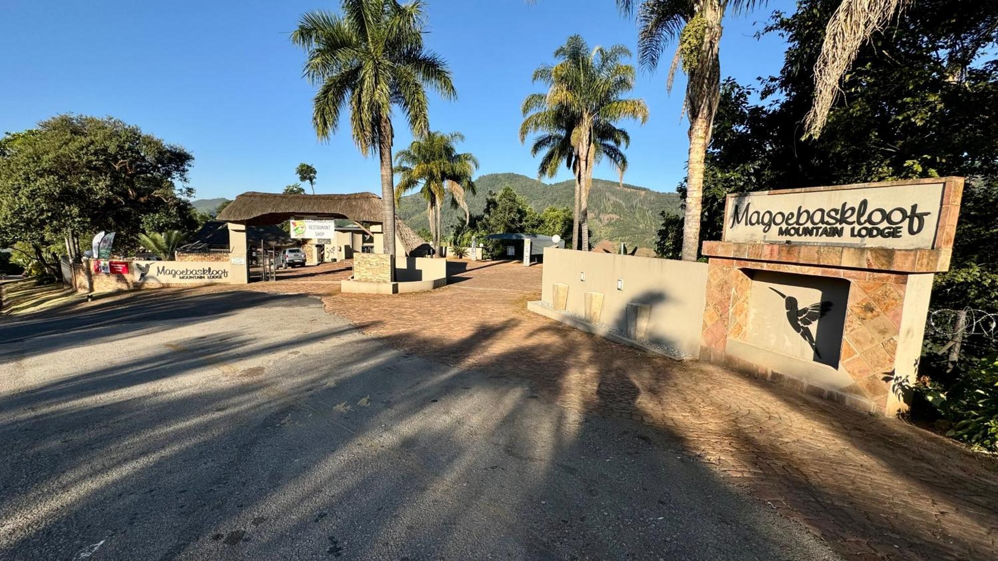 Magoebaskloof Mountain Lodge ซานีน ภายนอก รูปภาพ